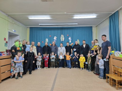 В поисках подарков.