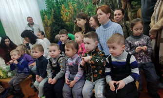 Первая экскурсия малышей.